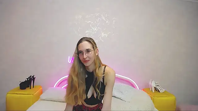 KlaryBrait online show from 02/21/25, 03:43