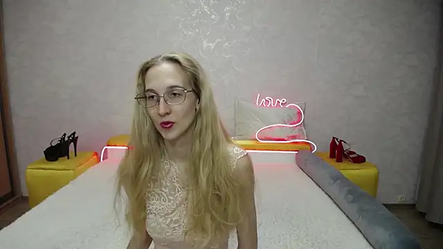 KlaryBrait online show from 11/21/25, 09:30