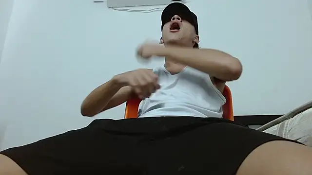 Snapshot of Macho_Dom chatting on 03/08/26, 10:52 Macho Dom online show from 03/08/26, 10:52