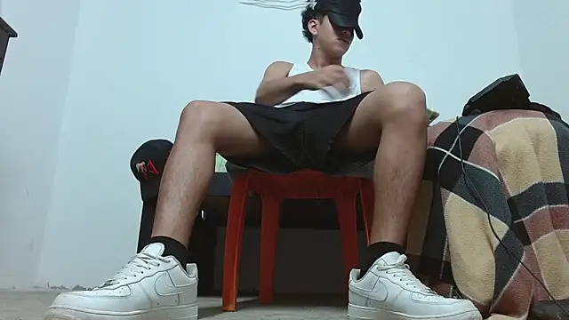 Snapshot of Macho_Dom chatting on 04/11/26, 10:58 Macho Dom online show from 04/11/26, 10:58