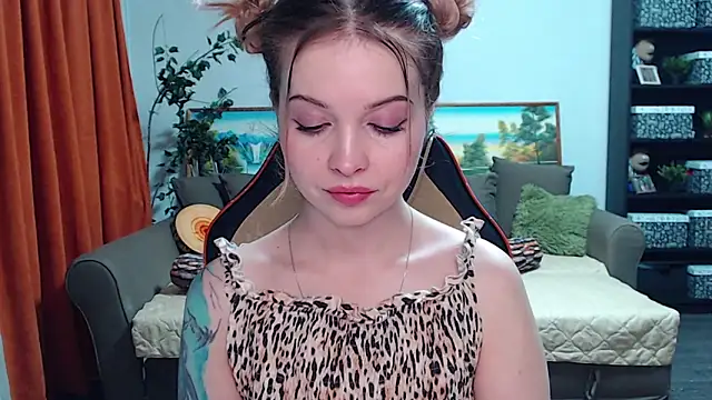 Snapshot of SYKE chatting on 12/02/24, 02:42 SYKE online show from 12/02/24, 02:42