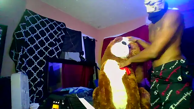 Snapshot of HilariousBrain9 chatting on 09/20/25, 04:13 HilariousBrain9 online show from 09/20/25, 04:13