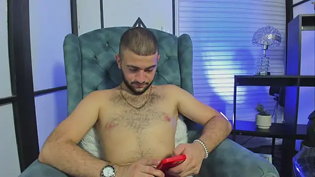 MaximusDick1  online show from 10/05/25, 12:09