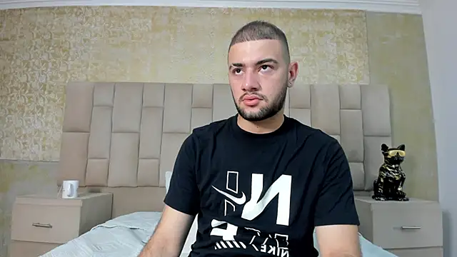 MaximusDick1  online show from 10/12/25, 03:49