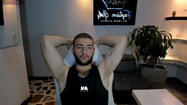 MaximusDick1  online show from 11/06/25, 03:40