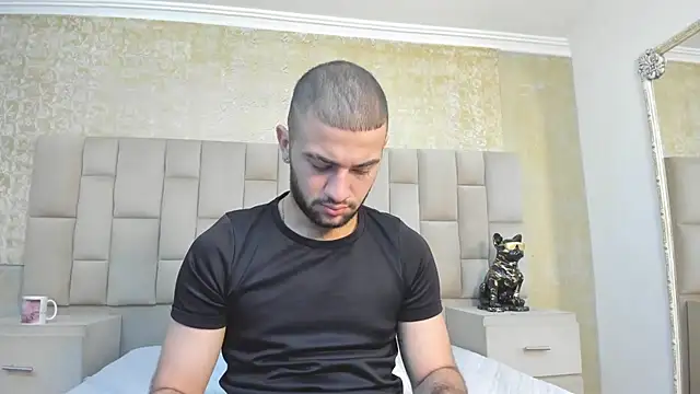 MaximusDick1  online show from 11/13/25, 04:33