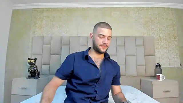 MaximusDick1  online show from 11/21/25, 04:00