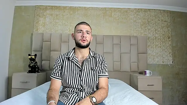 MaximusDick1  online show from 11/23/25, 04:45