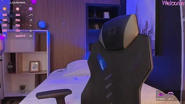 MaximusDick1  online show from 03/21/26, 12:43