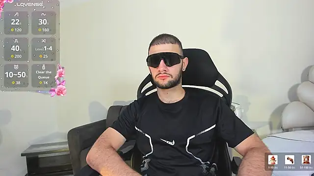 MaximusDick1  online show from 07/01/26, 12:29