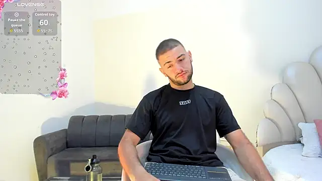MaximusDick1  online show from 07/07/26, 12:09