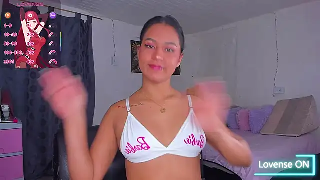 Laura-mayer online show from 10/26/25, 02:50