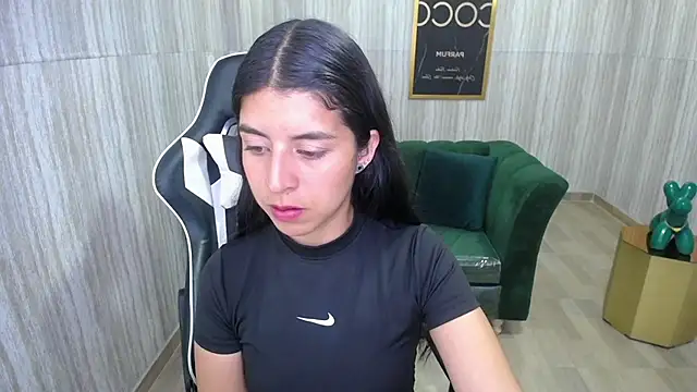 Snapshot of Bela_t_ chatting on 12/09/24, 04:37 Bela t online show from 12/09/24, 04:37