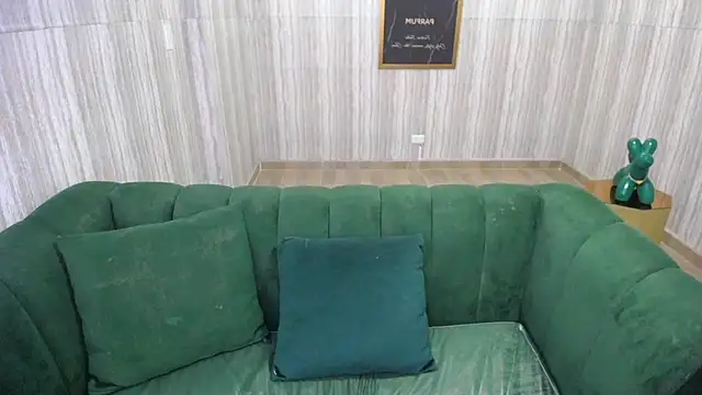 Snapshot of Bela_t_ chatting on 12/13/24, 07:32 Bela t online show from 12/13/24, 07:32