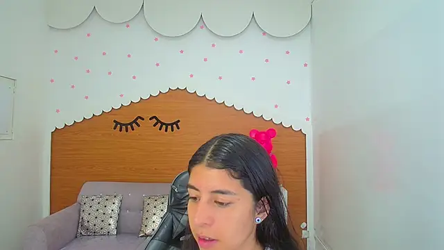 Snapshot of Bela_t_ chatting on 12/29/24, 11:07 Bela t online show from 12/29/24, 11:07