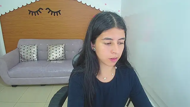 Snapshot of Bela_t_ chatting on 12/29/24, 02:10 Bela t online show from 12/29/24, 02:10