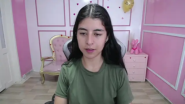 Snapshot of Bela_t_ chatting on 01/11/25, 04:36 Bela t online show from 01/11/25, 04:36