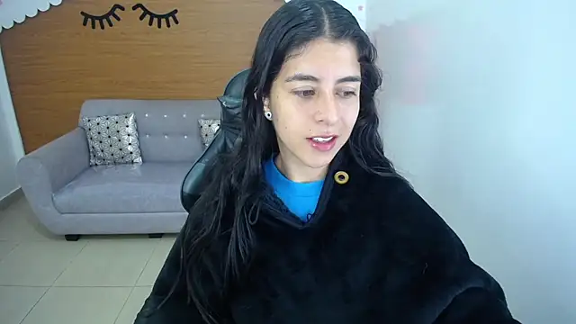 Snapshot of Bela_t_ chatting on 01/13/25, 10:36 Bela t online show from 01/13/25, 10:36