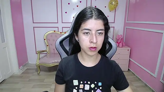 Snapshot of Bela_t_ chatting on 01/14/25, 04:40 Bela t online show from 01/14/25, 04:40