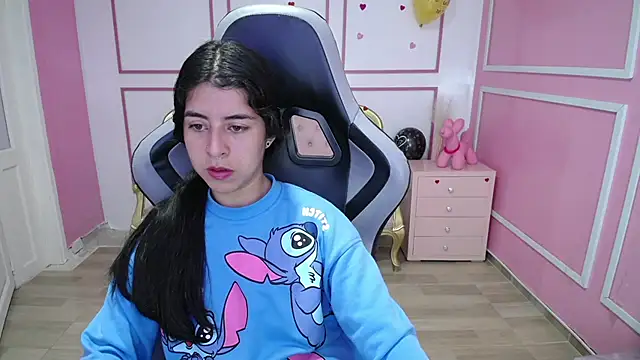 Snapshot of Bela_t_ chatting on 01/15/25, 04:21 Bela t online show from 01/15/25, 04:21