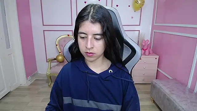 Snapshot of Bela_t_ chatting on 01/16/25, 04:18 Bela t online show from 01/16/25, 04:18