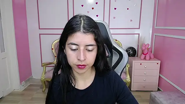 Snapshot of Bela_t_ chatting on 01/18/25, 04:31 Bela t online show from 01/18/25, 04:31