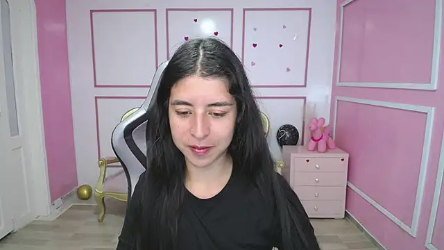 Snapshot of Bela_t_ chatting on 01/23/25, 04:37 Bela t online show from 01/23/25, 04:37