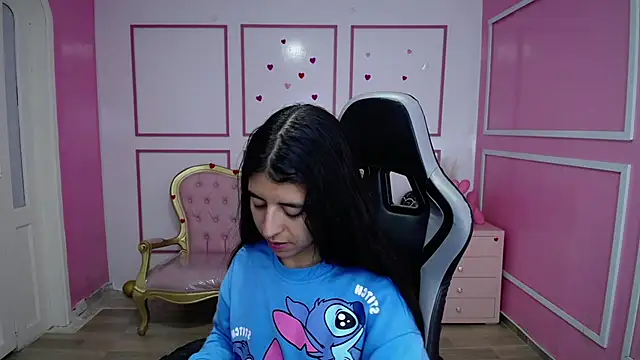 Snapshot of Bela_t_ chatting on 01/29/25, 04:30 Bela t online show from 01/29/25, 04:30