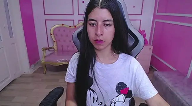 Snapshot of Bela_t_ chatting on 02/05/25, 04:47 Bela t online show from 02/05/25, 04:47