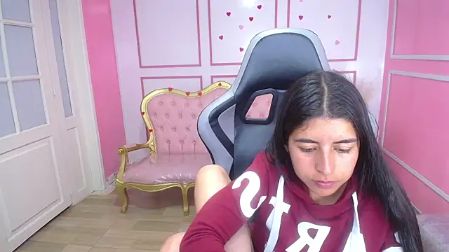 Snapshot of Bela_t_ chatting on 02/11/25, 06:33 Bela t online show from 02/11/25, 06:33