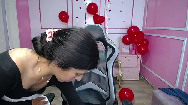 Snapshot of Bela_t_ chatting on 02/17/25, 07:31 Bela t online show from 02/17/25, 07:31