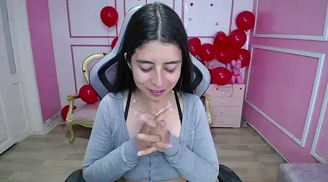 Snapshot of Bela_t_ chatting on 02/21/25, 07:43 Bela t online show from 02/21/25, 07:43