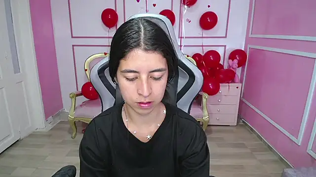 Snapshot of Bela_t_ chatting on 02/26/25, 04:35 Bela t online show from 02/26/25, 04:35