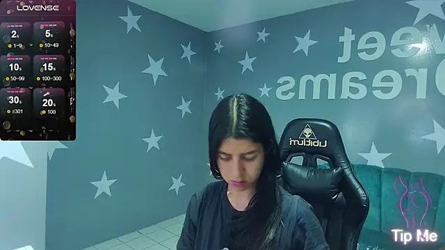 Snapshot of Bela_t_ chatting on 03/08/25, 11:27 Bela t online show from 03/08/25, 11:27