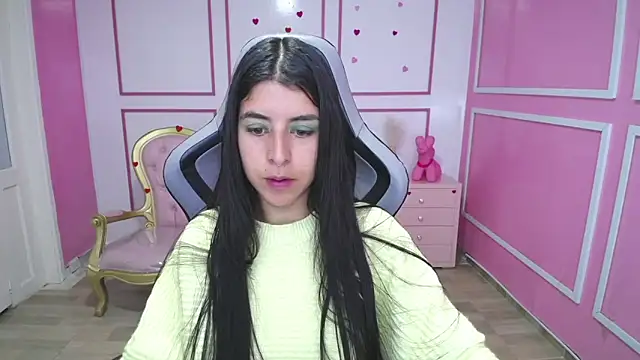 Snapshot of Bela_t_ chatting on 03/14/25, 04:40 Bela t online show from 03/14/25, 04:40