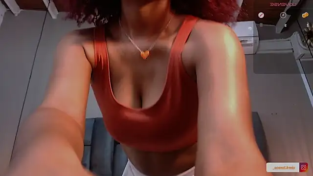 Snapshot of Lorena_Vieira_ chatting on 01/10/25, 11:18 Lorena Vieira  online show from 01/10/25, 11:18