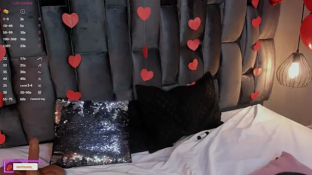 Snapshot of Lorena_Vieira_ chatting on 02/13/25, 02:12 Lorena Vieira  online show from 02/13/25, 02:12