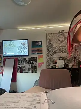 Snapshot of Ectorius chatting on 09/16/25, 12:11 Ectorius online show from 09/16/25, 12:11