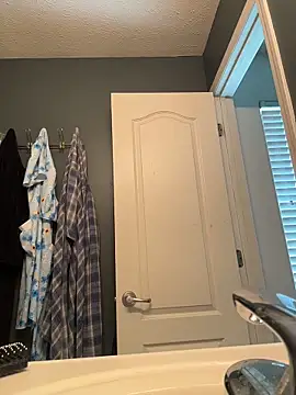 Snapshot of Ectorius chatting on 04/20/26, 03:04 Ectorius online show from 04/20/26, 03:04