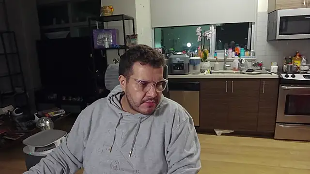 Snapshot of bearcloudcomputa chatting on 12/29/24, 05:53 bearcloudcomputa online show from 12/29/24, 05:53