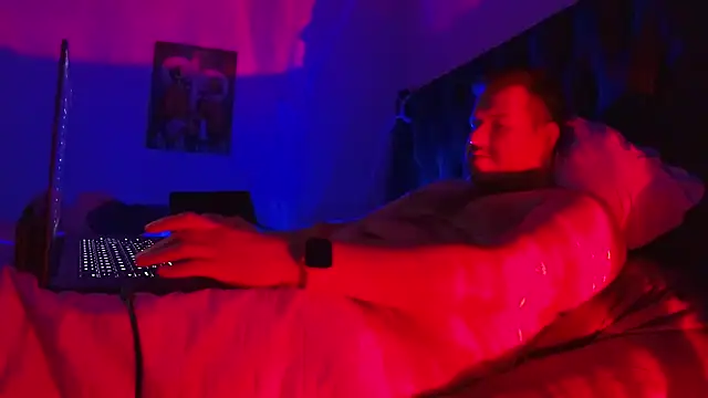 Snapshot of bearcloudcomputa chatting on 12/30/24, 12:42 bearcloudcomputa online show from 12/30/24, 12:42