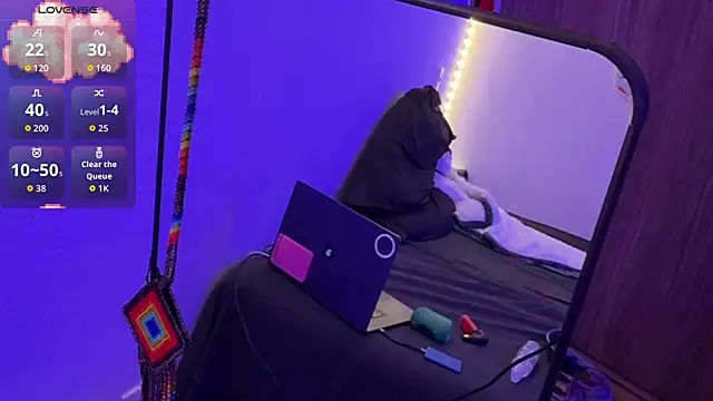 Snapshot of bearcloudcomputa chatting on 09/30/25, 05:45 bearcloudcomputa online show from 09/30/25, 05:45