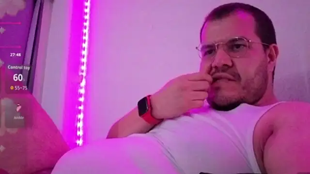 Snapshot of bearcloudcomputa chatting on 04/10/26, 10:42 bearcloudcomputa online show from 04/10/26, 10:42