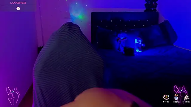 Snapshot of Pauilina chatting on 02/12/26, 04:24 Pauilina online show from 02/12/26, 04:24