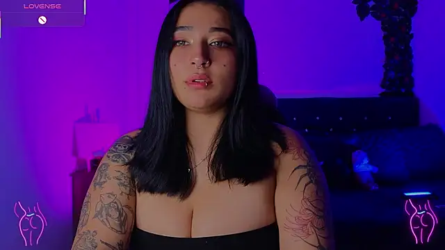 Snapshot of Pauilina chatting on 03/11/26, 12:00 Pauilina online show from 03/11/26, 12:00