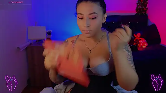 Snapshot of Pauilina chatting on 03/27/26, 09:25 Pauilina online show from 03/27/26, 09:25