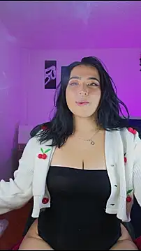 Snapshot of Pauilina chatting on 04/18/26, 11:05 Pauilina online show from 04/18/26, 11:05