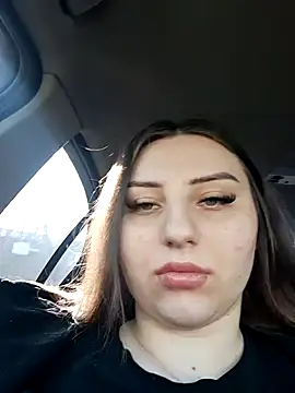 Snapshot of KarinaCelinne chatting on 01/05/25, 10:10 KarinaCelinne online show from 01/05/25, 10:10