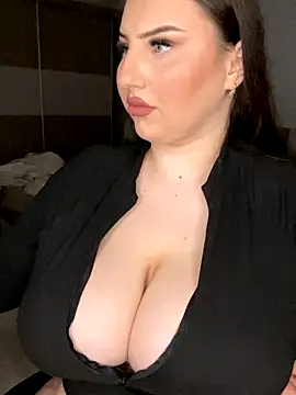 Snapshot of KarinaCelinne chatting on 12/02/25, 07:42 KarinaCelinne online show from 12/02/25, 07:42