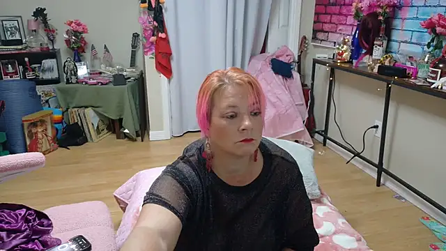 Luna1984 online show from 09/30/25, 11:21